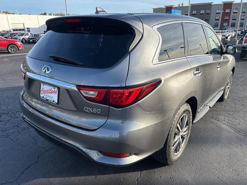 2017 INFINITI QX60 Base