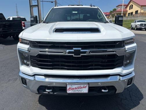 Summit White 2026 Chevrolet Silverado 2500 LT