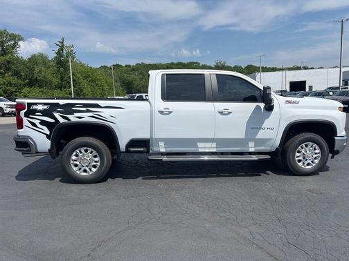 Summit White 2026 Chevrolet Silverado 2500 LT