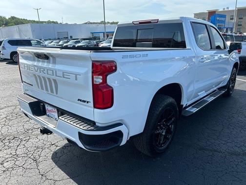 Summit White 2026 Chevrolet Silverado 1500 RST