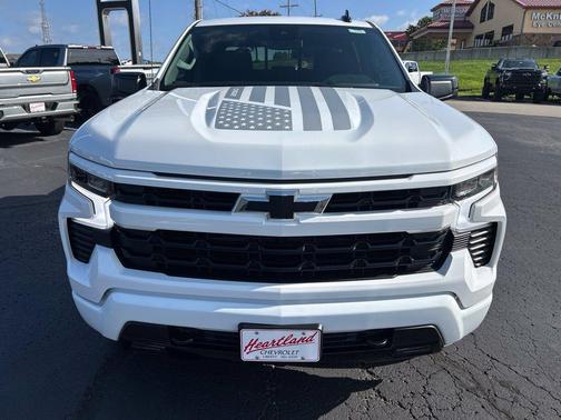 Summit White 2026 Chevrolet Silverado 1500 RST