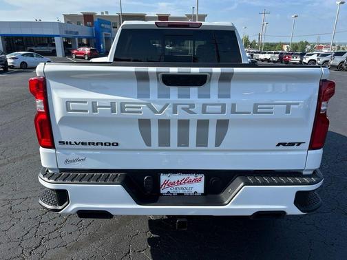 Summit White 2026 Chevrolet Silverado 1500 RST