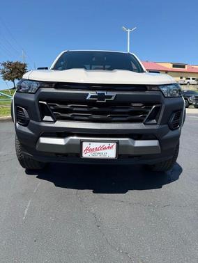 White Sand 2026 Chevrolet Colorado Trail Boss