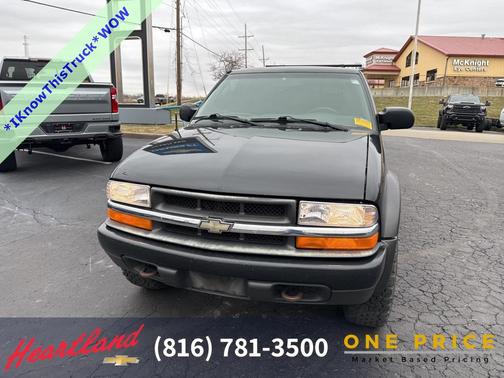 2000 Chevrolet S-10 Base
