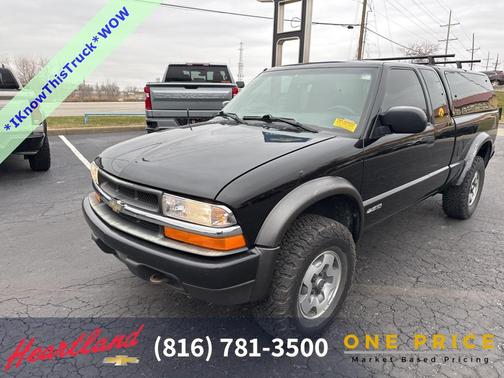2000 Chevrolet S-10 Base