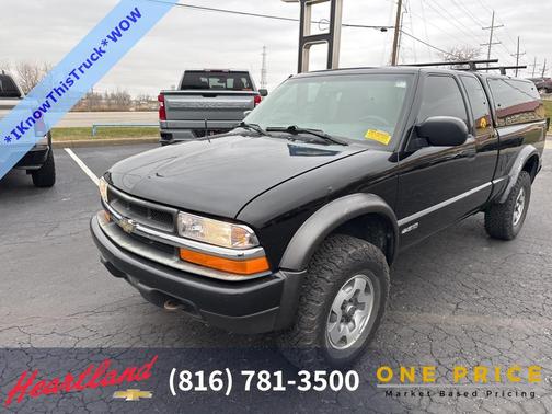 2000 Chevrolet S-10 Base