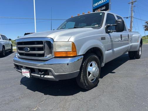 Silver Clearcoat Metallic 2000 Ford F-350 XLT