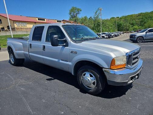 Silver Clearcoat Metallic 2000 Ford F-350 XLT