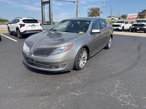2016 Lincoln MKS Base