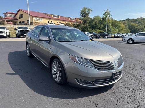 2016 Lincoln MKS Base