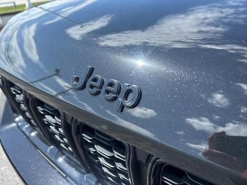 2022 Jeep Grand Cherokee Altitude