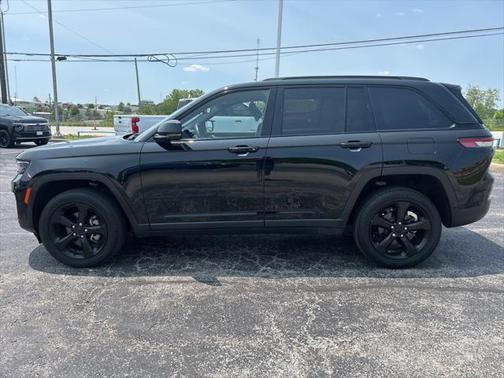 2022 Jeep Grand Cherokee Altitude