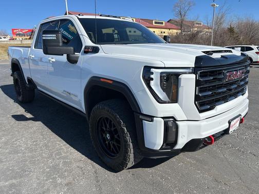 2024 GMC Sierra 2500 AT4