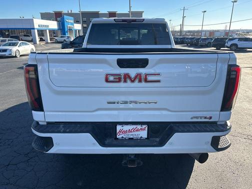2024 GMC Sierra 2500 AT4