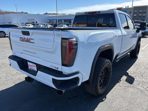 2024 GMC Sierra 2500 AT4