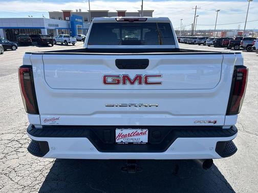 2024 GMC Sierra 2500 AT4