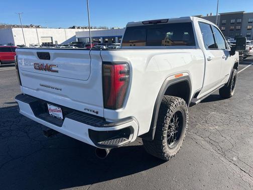 2024 GMC Sierra 2500 AT4
