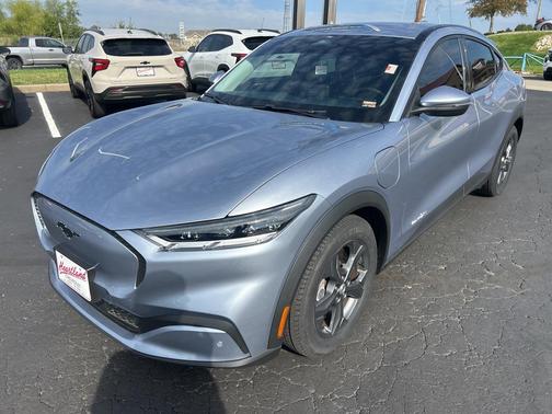 2022 Ford Mustang Mach-E Select