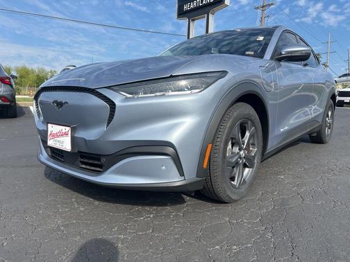 2022 Ford Mustang Mach-E Select