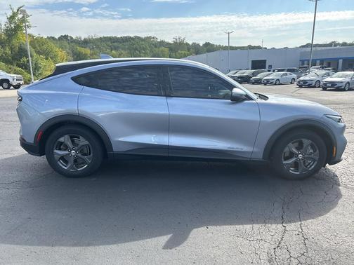 2022 Ford Mustang Mach-E Select