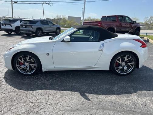 2016 Nissan 370Z Touring Sport