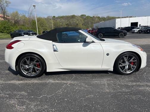 2016 Nissan 370Z Touring Sport