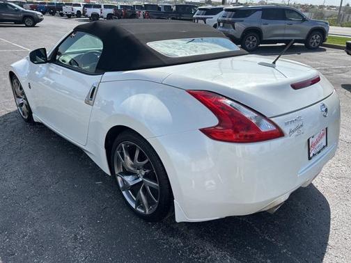 2016 Nissan 370Z Touring Sport