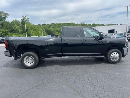 Diamond Black 2025 RAM 3500 Tradesman