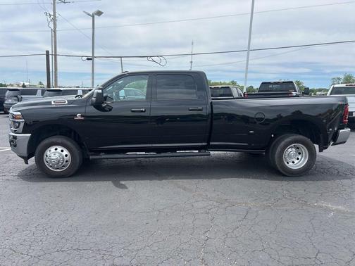 Diamond Black 2025 RAM 3500 Tradesman