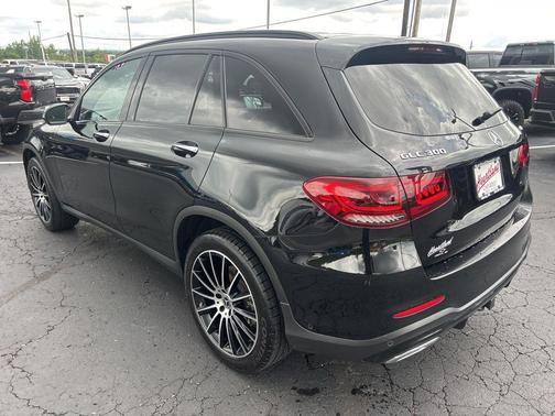 Black 2022 Mercedes-Benz GLC 300 Base 4MATIC