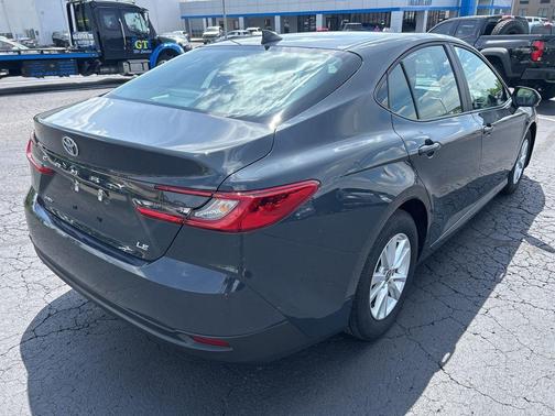 UNDERGROUND 2026 Toyota Camry LE