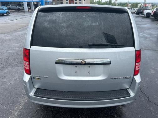2009 Chrysler Town & Country LX