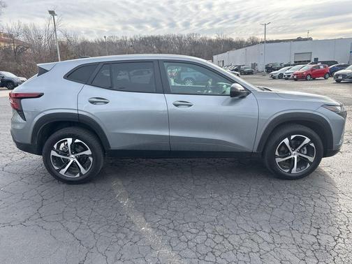 2024 Chevrolet Trax FWD 1RS