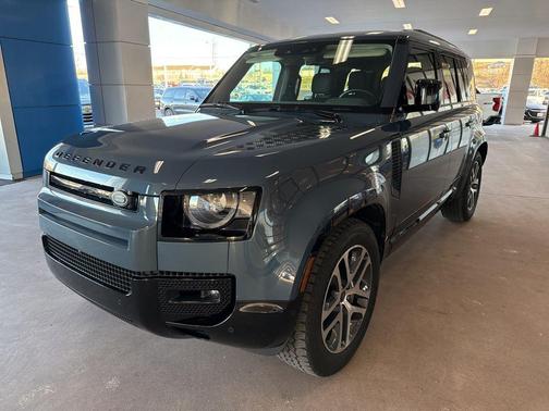 2024 Land Rover Defender 110 P400 X-Dynamic SE