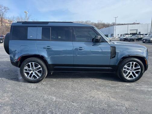 2024 Land Rover Defender 110 P400 X-Dynamic SE