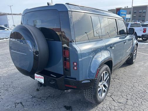 2024 Land Rover Defender 110 P400 X-Dynamic SE