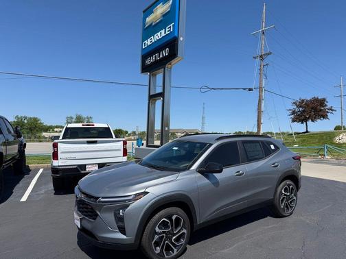 Sterling Gray Metallic 2026 Chevrolet Trax 2RS