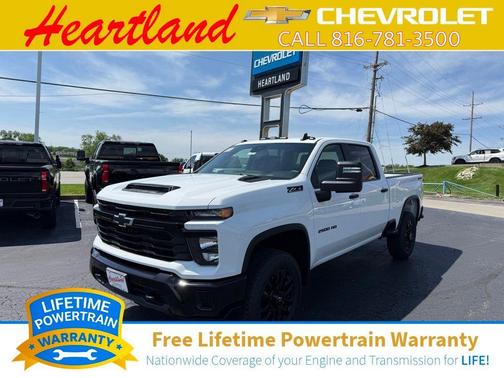 Summit White 2026 Chevrolet Silverado 2500 Custom