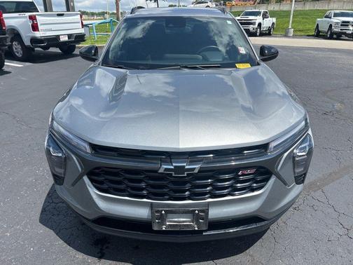 Sterling Gray Metallic 2024 Chevrolet Trax 2RS