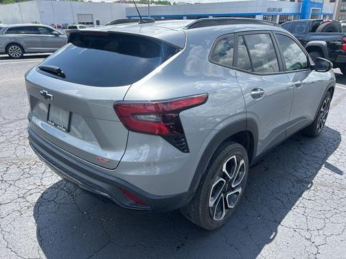 Sterling Gray Metallic 2024 Chevrolet Trax 2RS