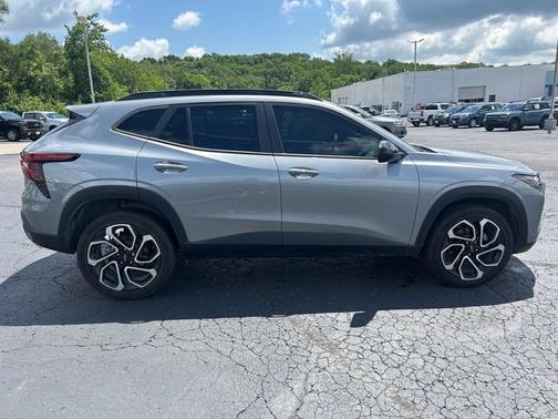 Sterling Gray Metallic 2024 Chevrolet Trax 2RS