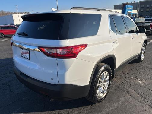 2021 Chevrolet Traverse LT Cloth