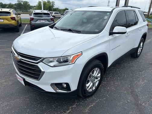 2021 Chevrolet Traverse LT Cloth