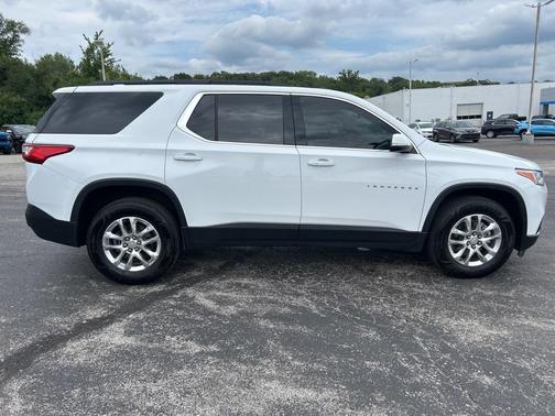 2021 Chevrolet Traverse LT Cloth