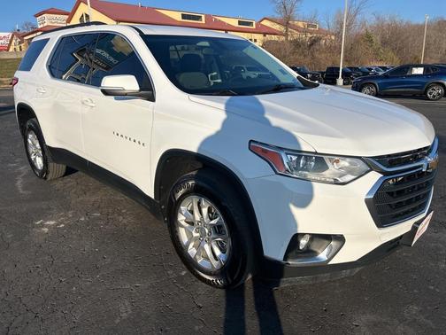 2021 Chevrolet Traverse LT Cloth