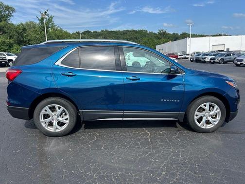 Pacific Blue Metallic 2019 Chevrolet Equinox 2LT