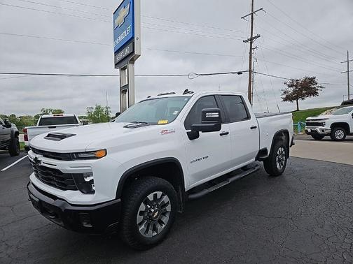 Summit White 2025 Chevrolet Silverado 2500 Custom