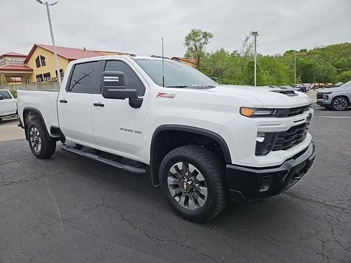 Summit White 2025 Chevrolet Silverado 2500 Custom