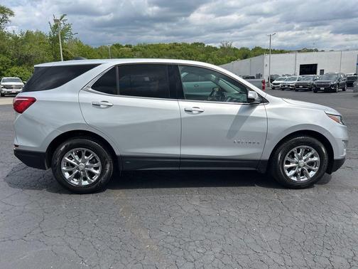 Silver Ice Metallic 2019 Chevrolet Equinox 1LT