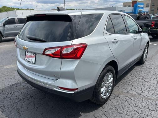 Silver Ice Metallic 2019 Chevrolet Equinox 1LT
